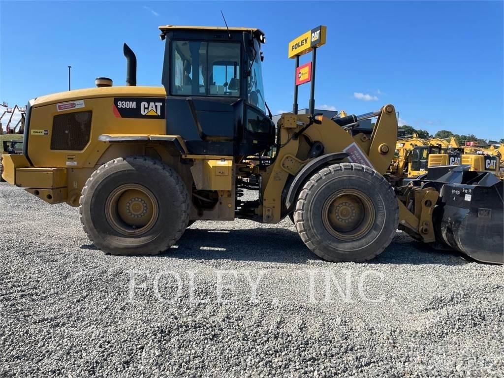 CAT 930M Фронтальные погрузчики