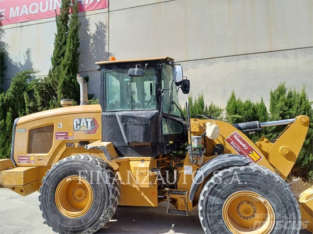 CAT 930M Фронтальные погрузчики