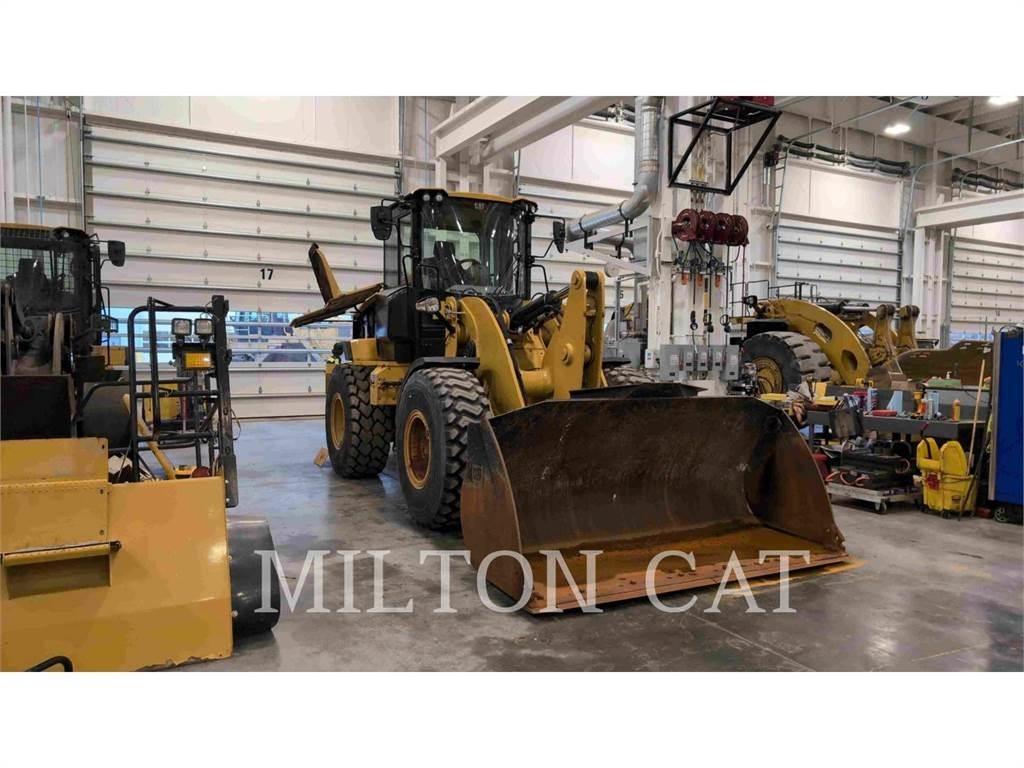 CAT 930M Фронтальные погрузчики