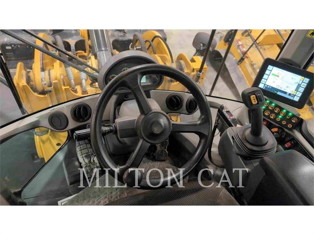 CAT 930M Фронтальные погрузчики