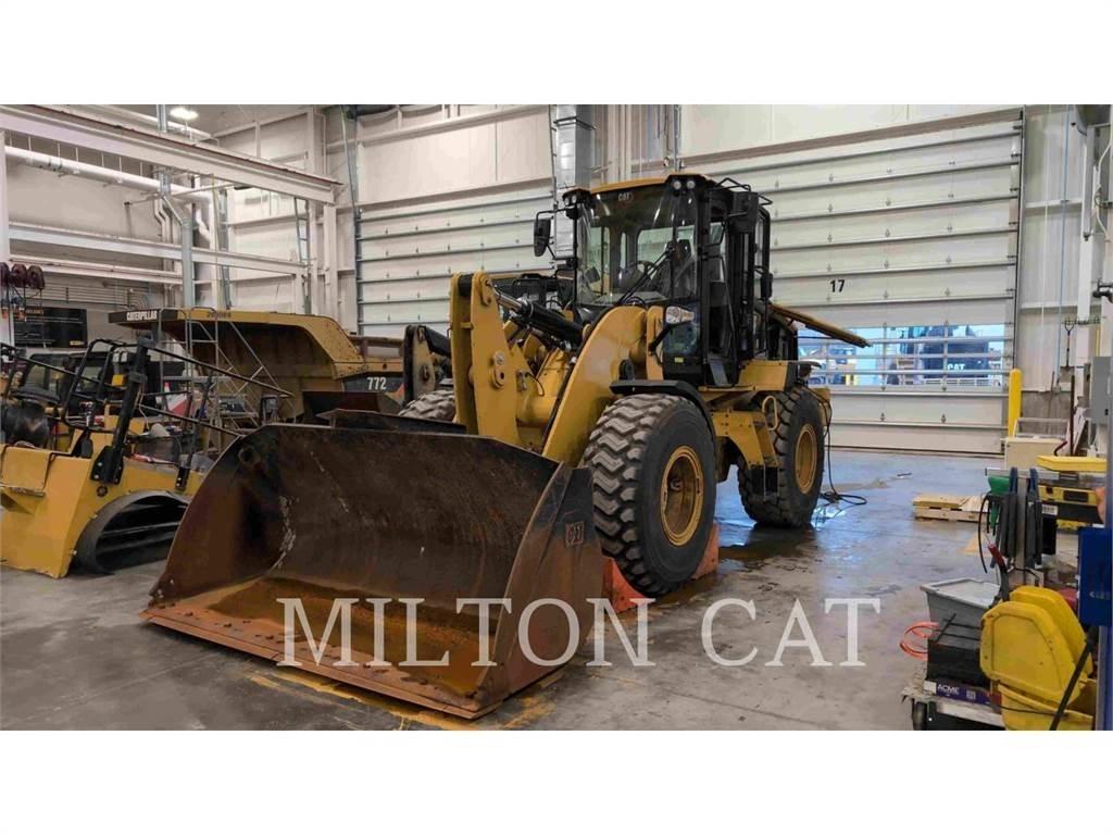 CAT 930M Фронтальные погрузчики