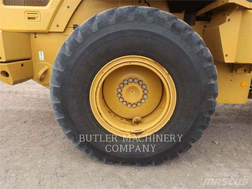CAT 930M Фронтальные погрузчики