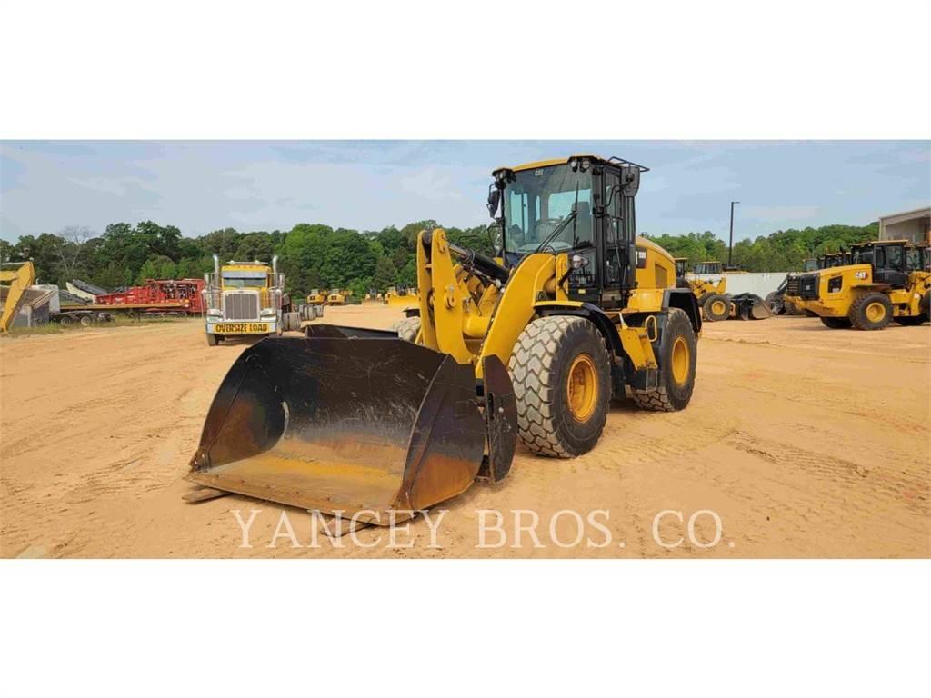 CAT 930M Фронтальные погрузчики