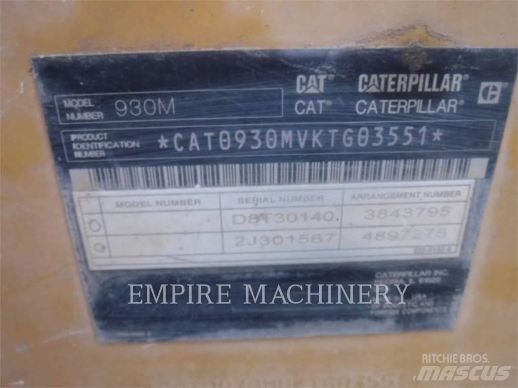 CAT 930M Фронтальные погрузчики
