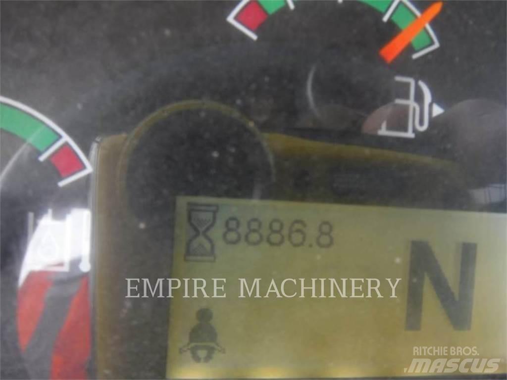 CAT 930M Фронтальные погрузчики