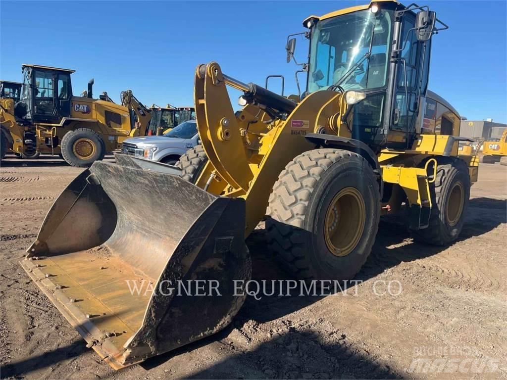 CAT 930M Фронтальные погрузчики