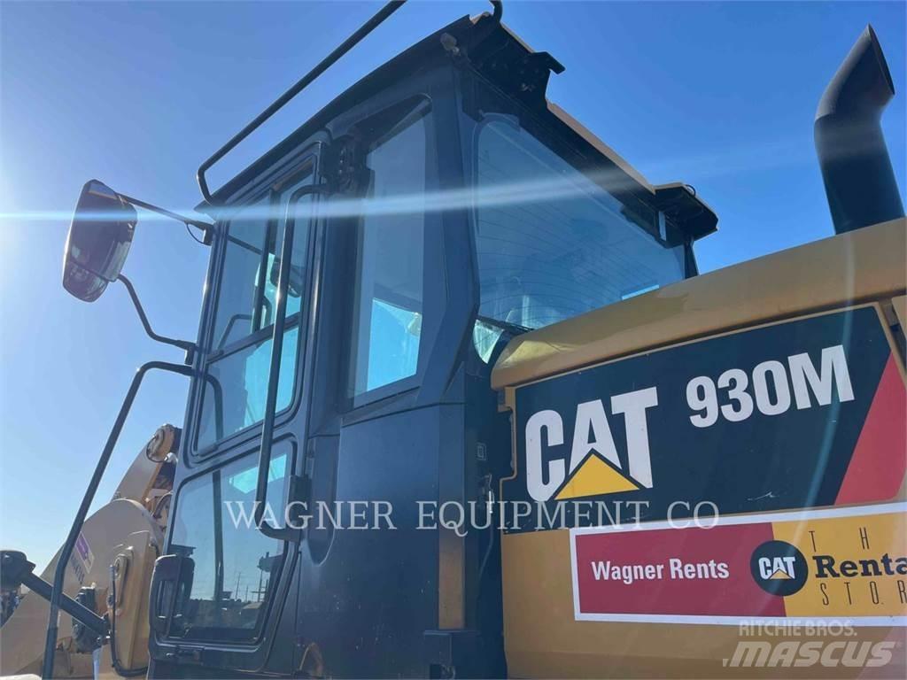 CAT 930M Фронтальные погрузчики