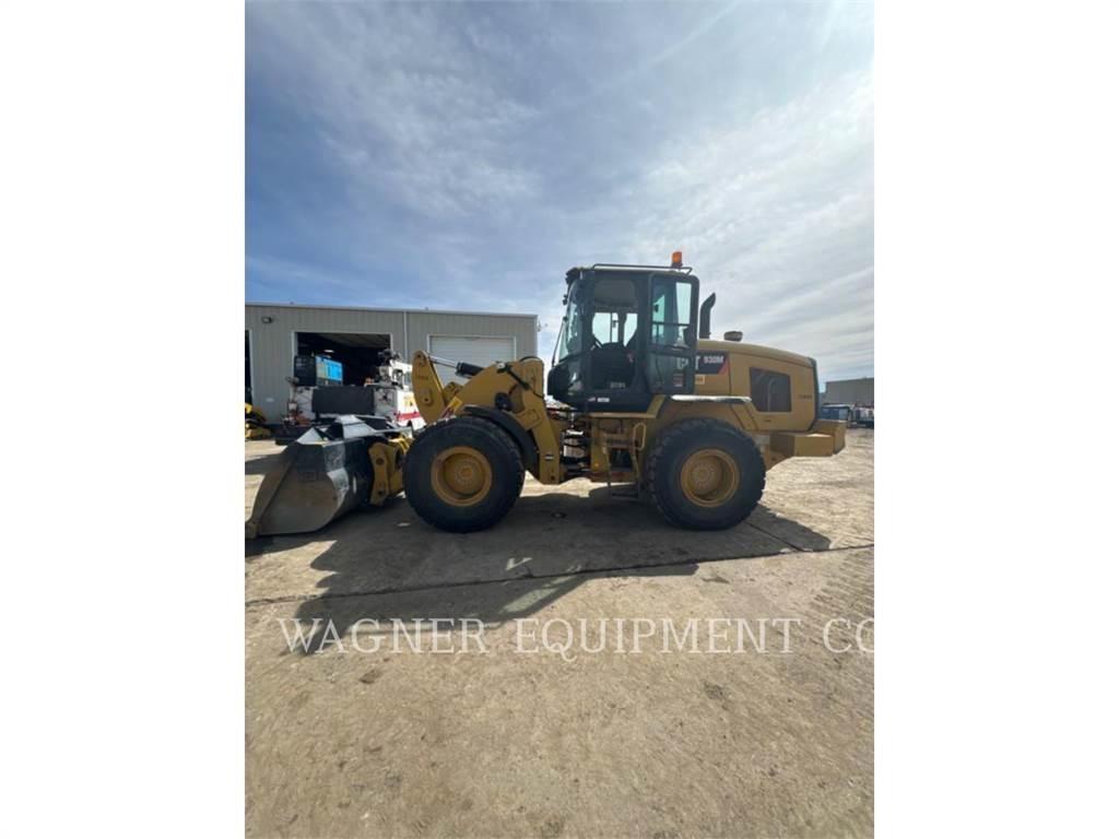 CAT 930M Фронтальные погрузчики