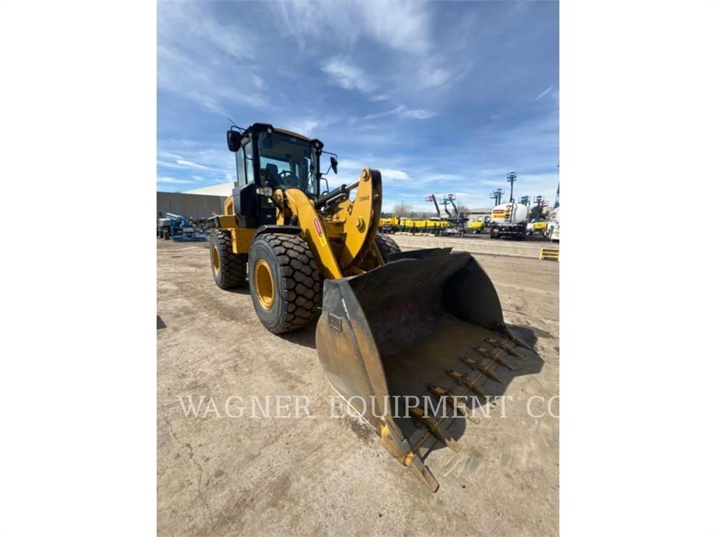 CAT 930M Фронтальные погрузчики