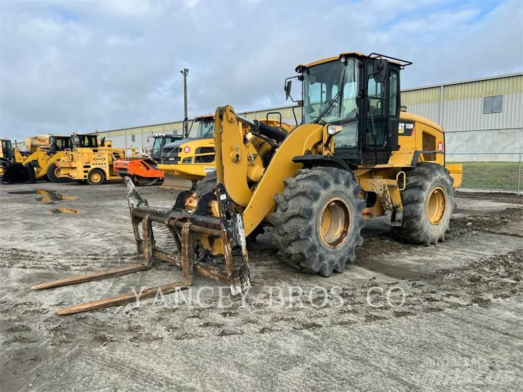 CAT 930M Фронтальные погрузчики