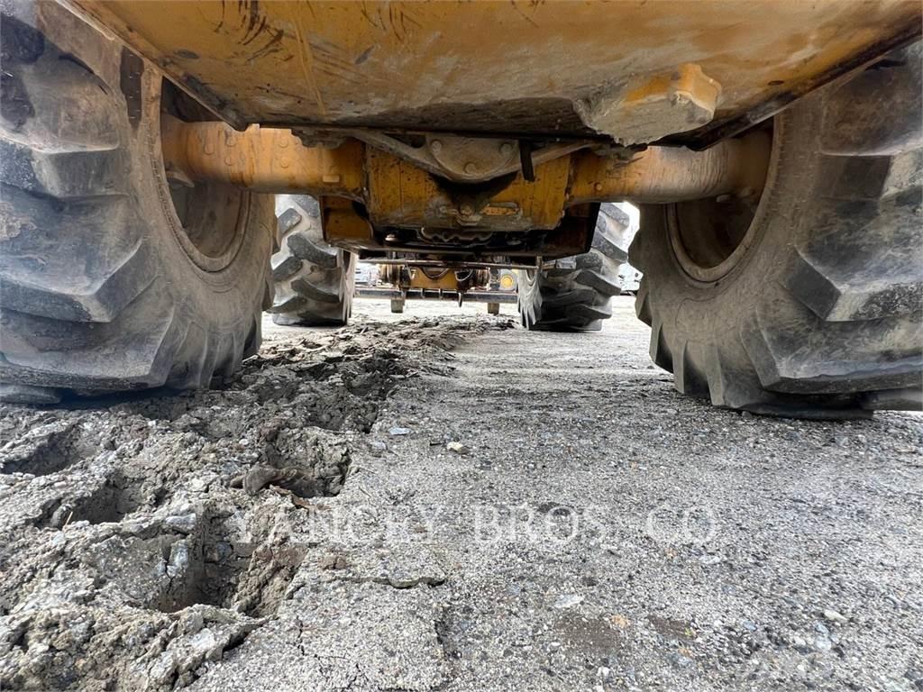 CAT 930M Фронтальные погрузчики