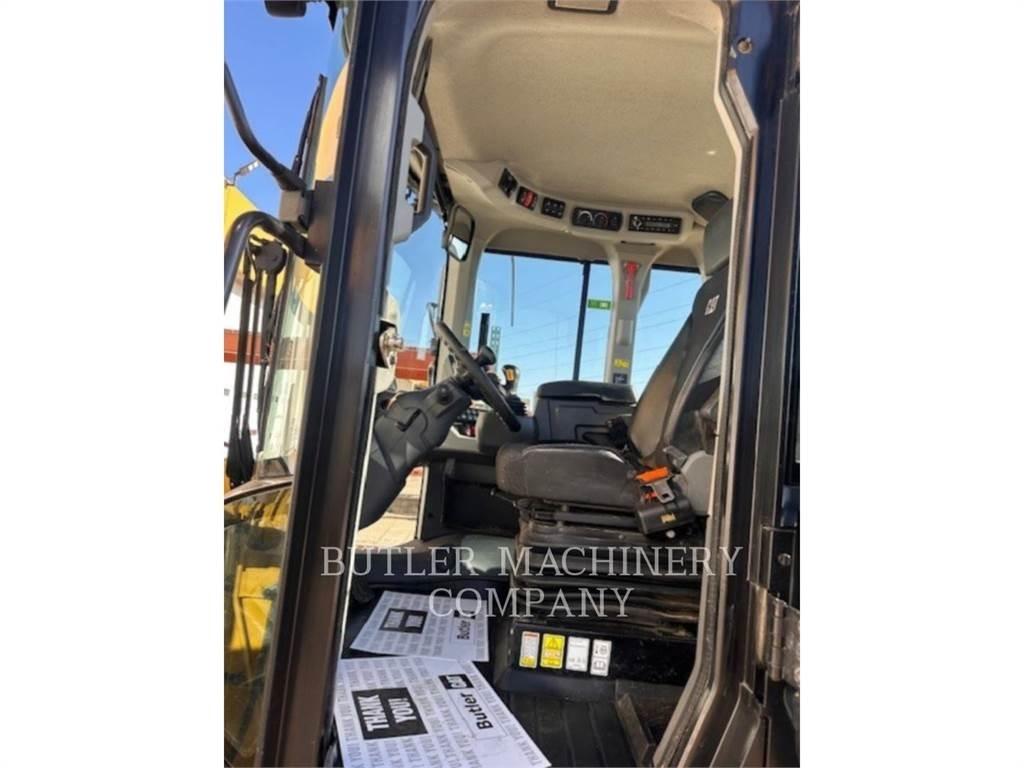 CAT 930M Фронтальные погрузчики