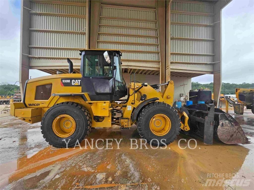 CAT 930M Фронтальные погрузчики