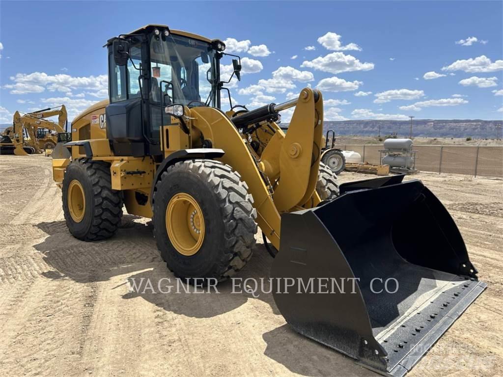 CAT 930M Фронтальные погрузчики