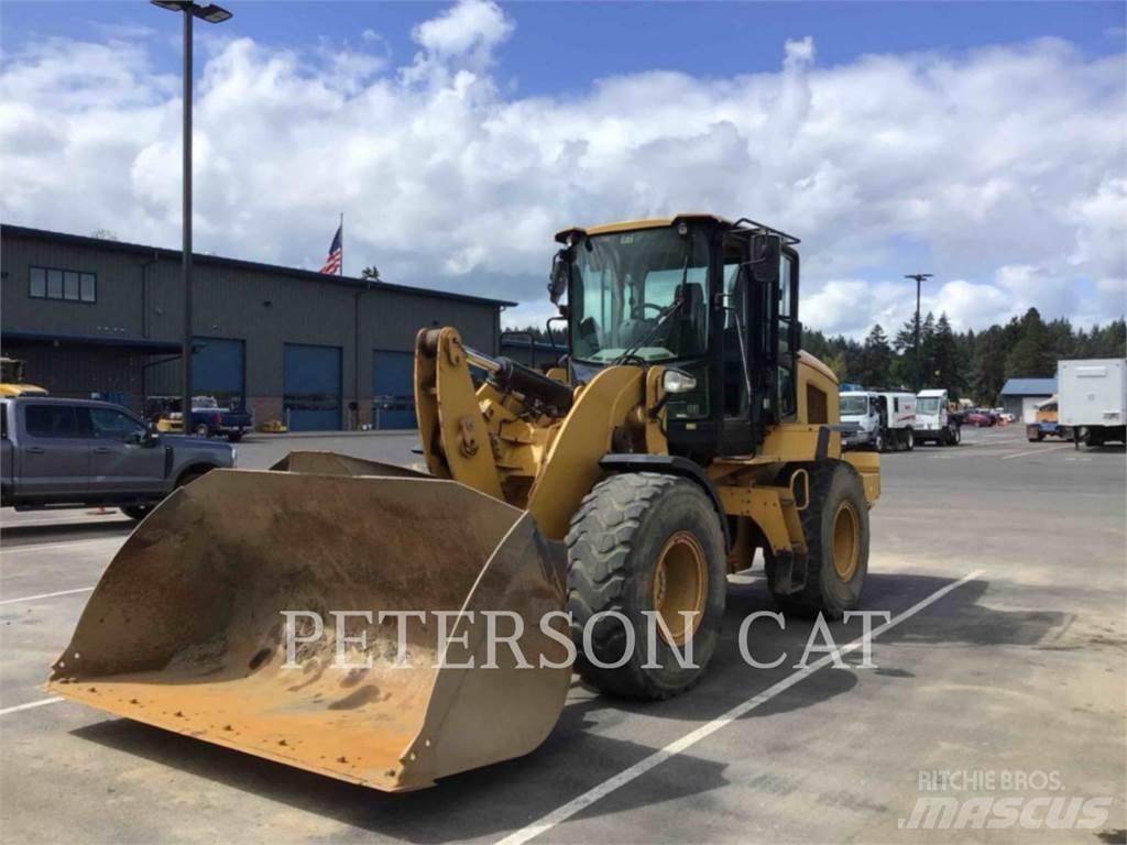 CAT 930M Фронтальные погрузчики