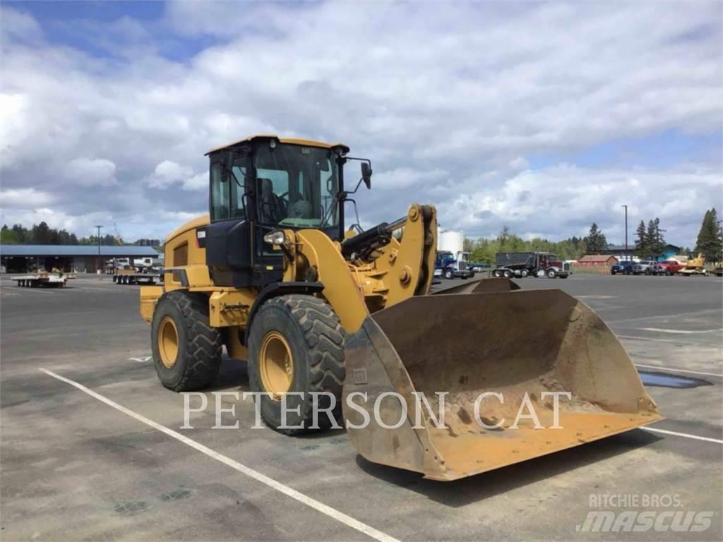 CAT 930M Фронтальные погрузчики