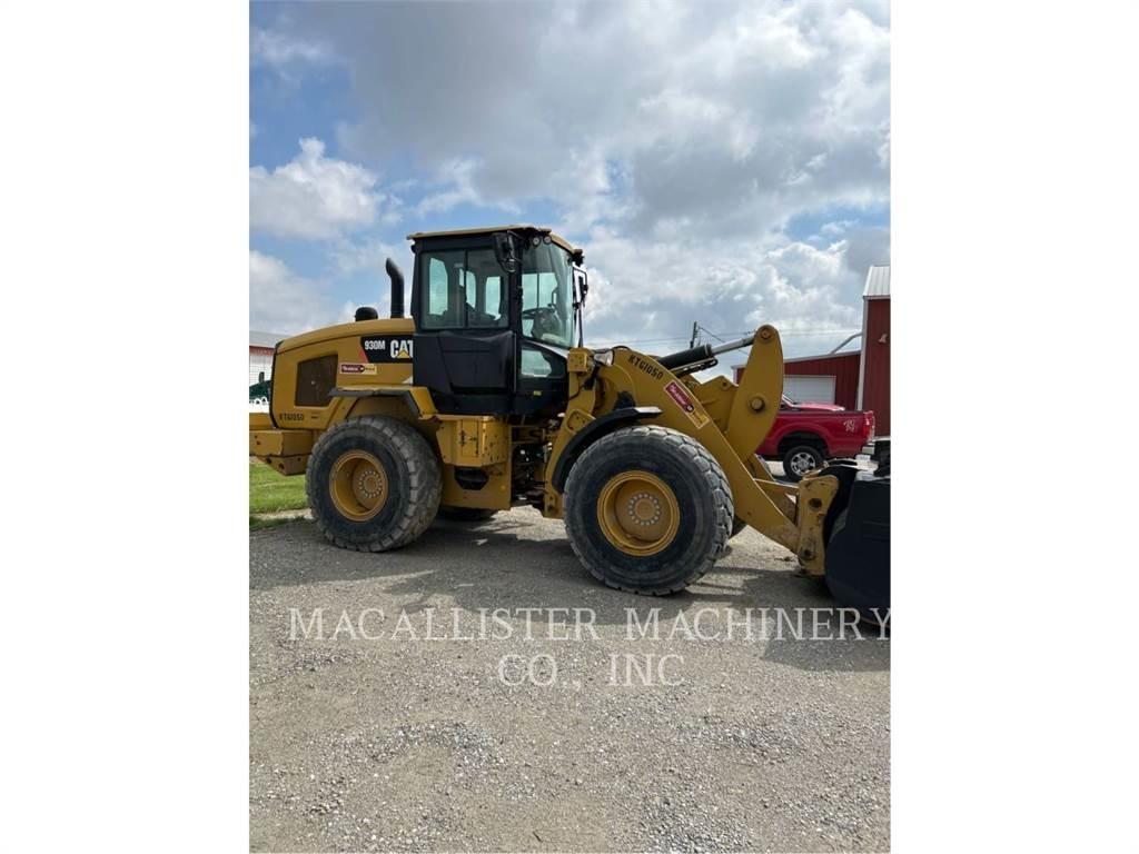 CAT 930M Фронтальные погрузчики