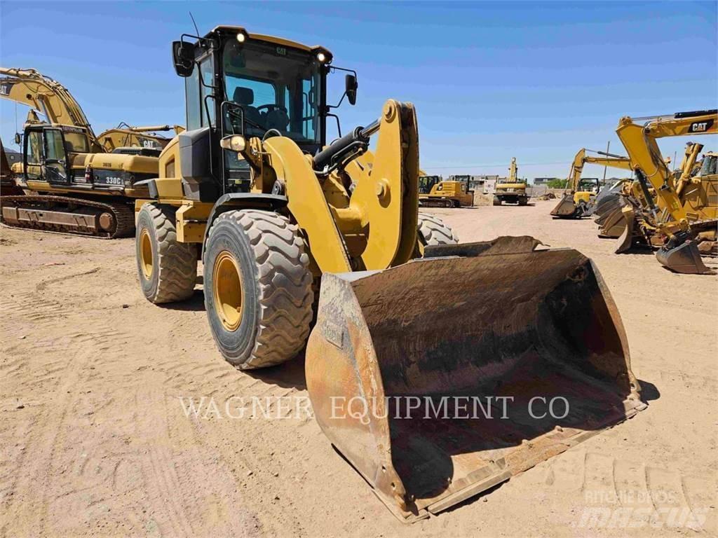 CAT 930M Фронтальные погрузчики