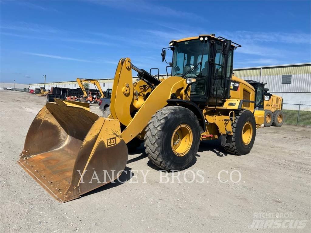 CAT 930M Фронтальные погрузчики