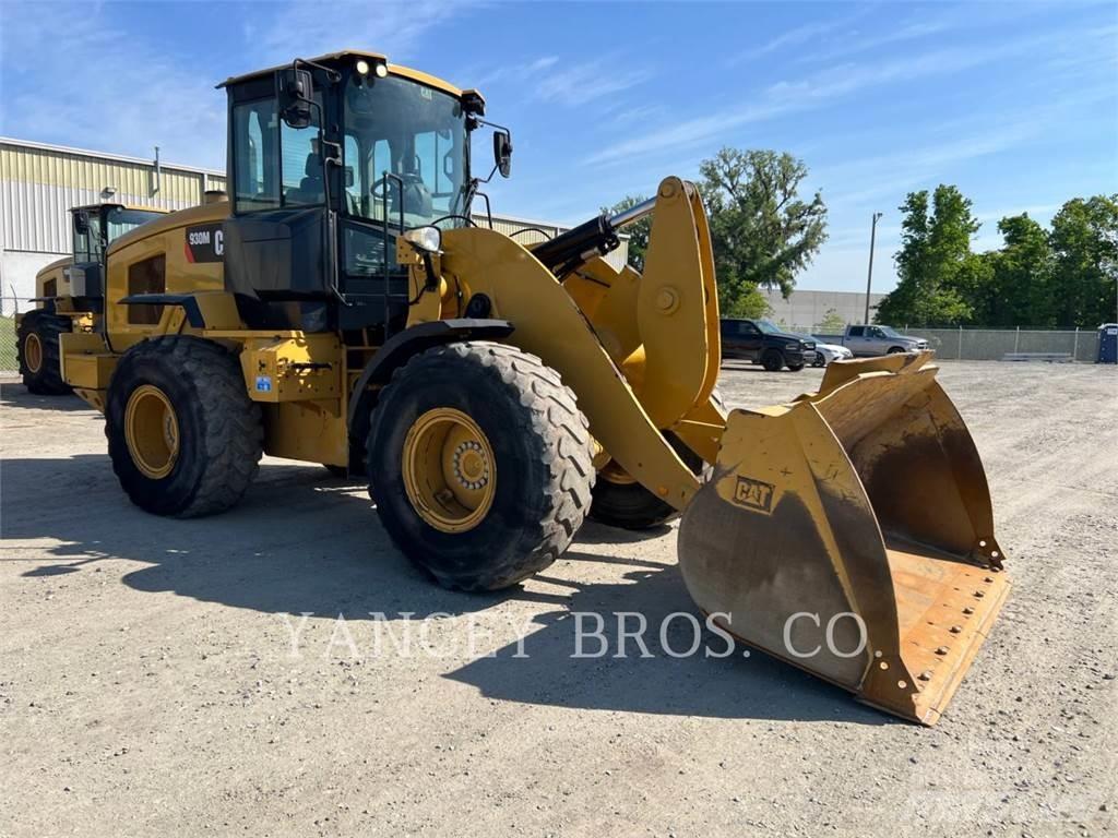 CAT 930M Фронтальные погрузчики