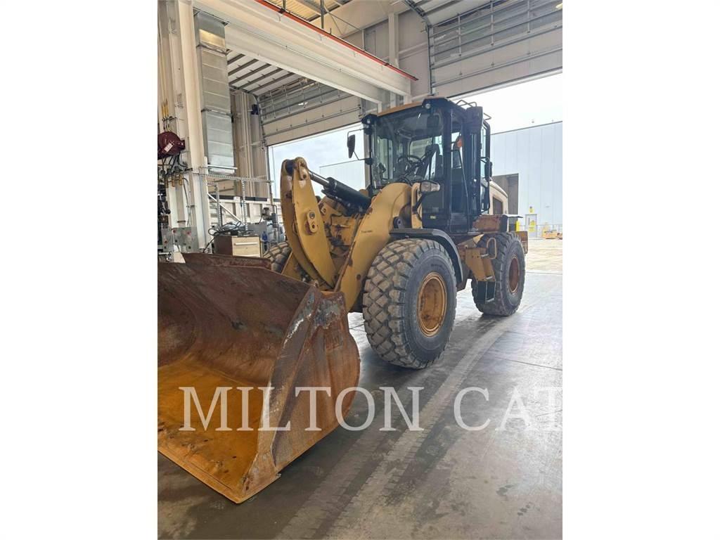 CAT 930M Фронтальные погрузчики