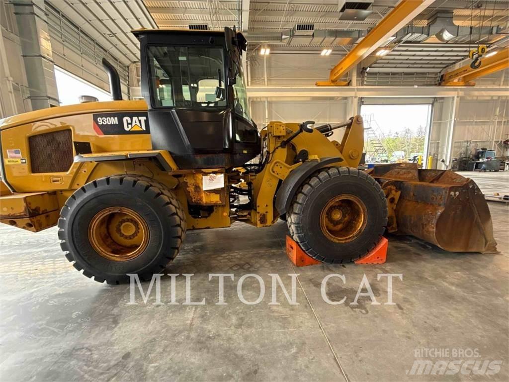 CAT 930M Фронтальные погрузчики