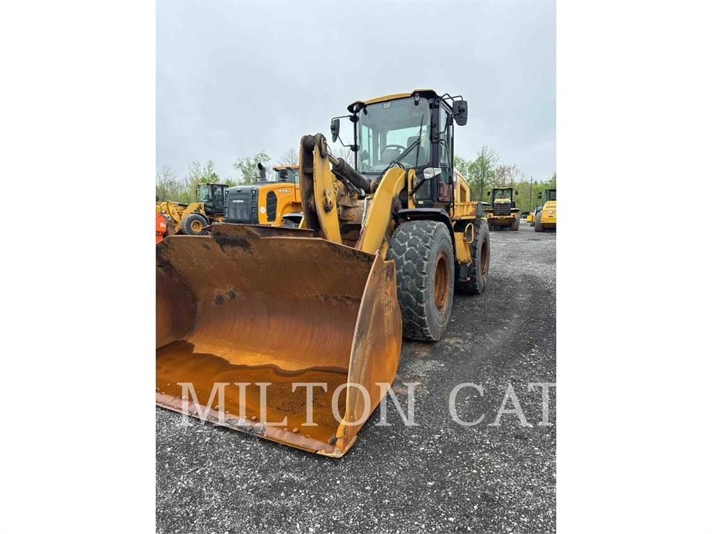 CAT 930M Фронтальные погрузчики