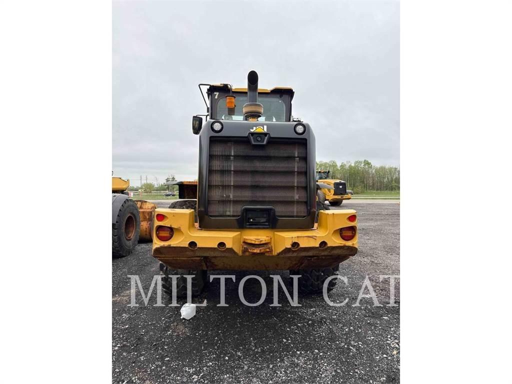 CAT 930M Фронтальные погрузчики