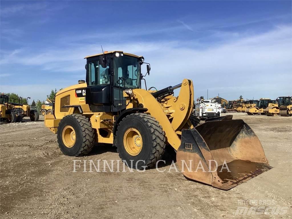 CAT 930M Фронтальные погрузчики