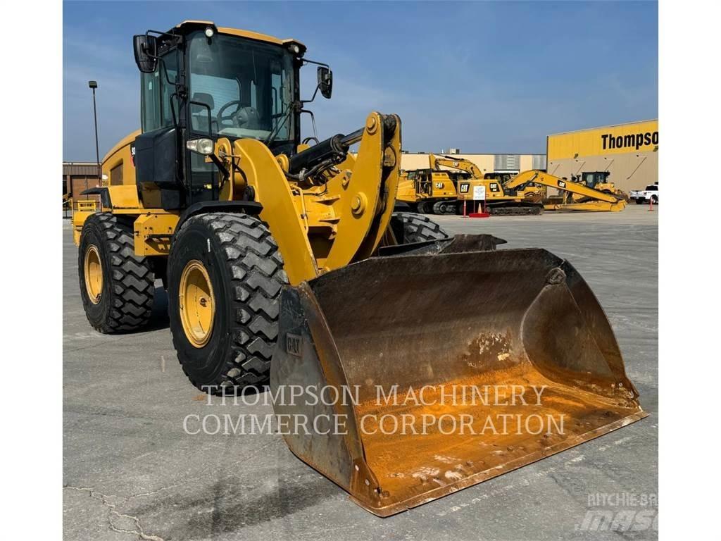CAT 930M Фронтальные погрузчики