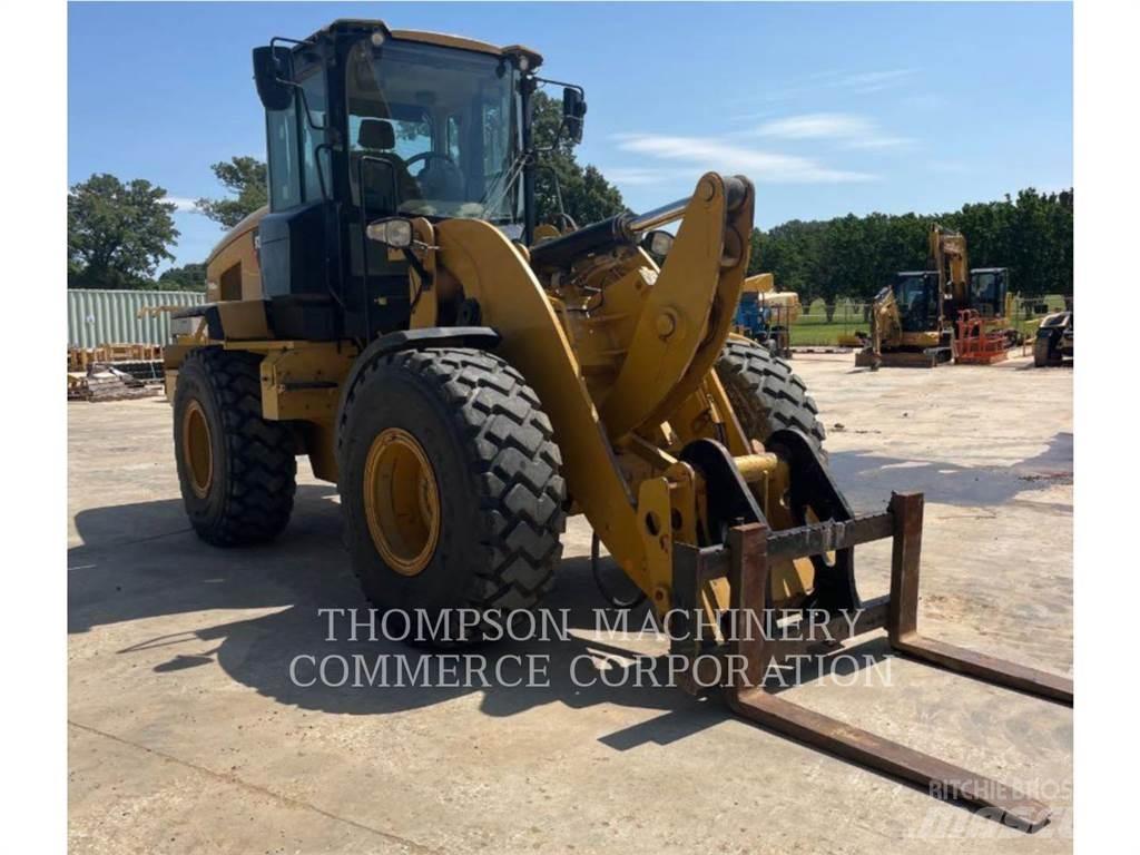 CAT 930M Фронтальные погрузчики