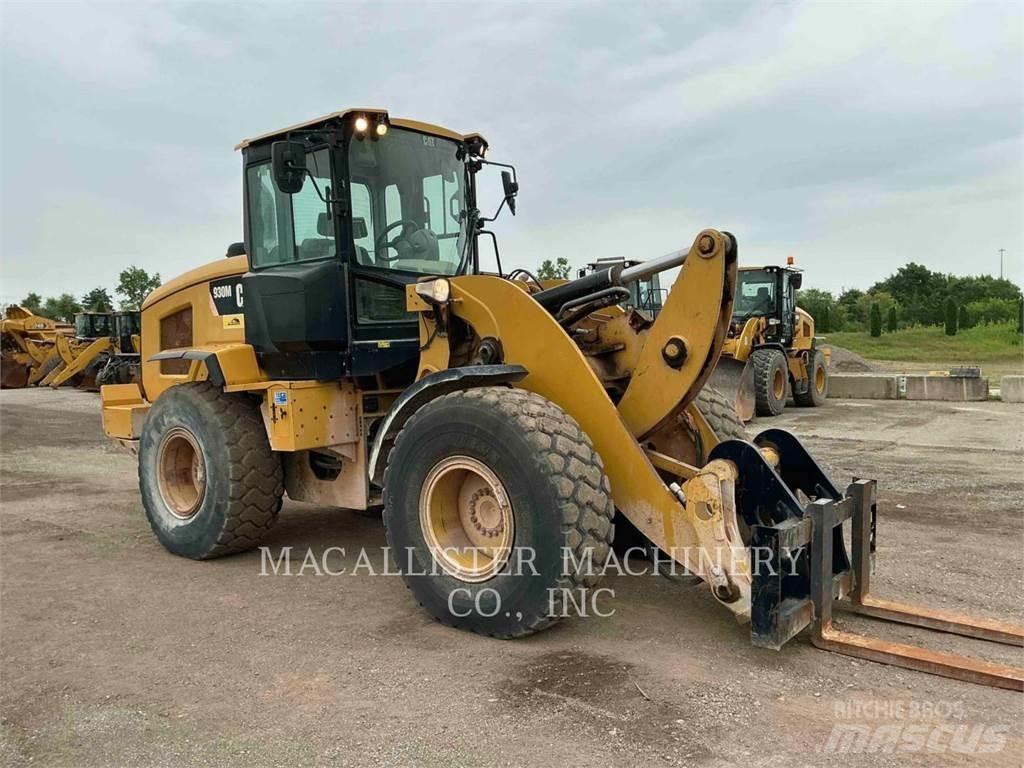 CAT 930M Фронтальные погрузчики