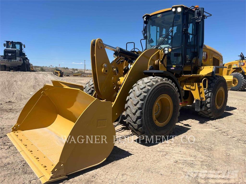 CAT 930M Фронтальные погрузчики