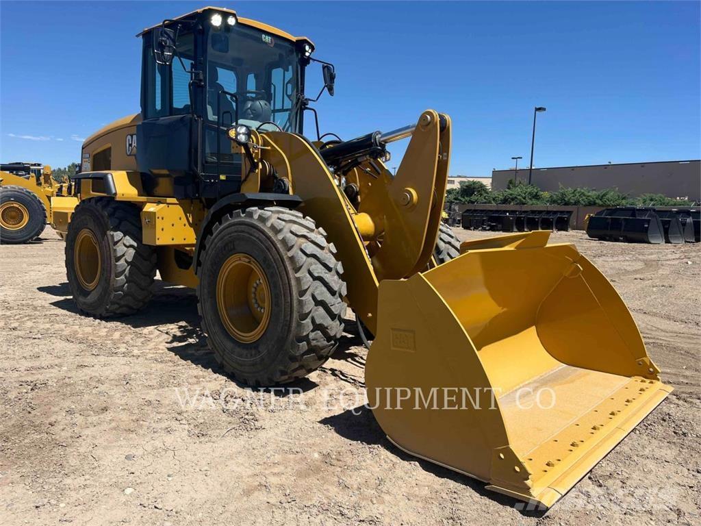 CAT 930M Фронтальные погрузчики
