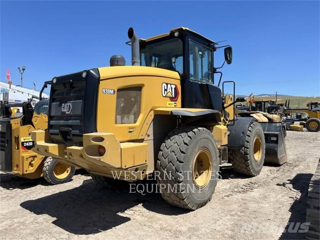 CAT 930M Фронтальные погрузчики