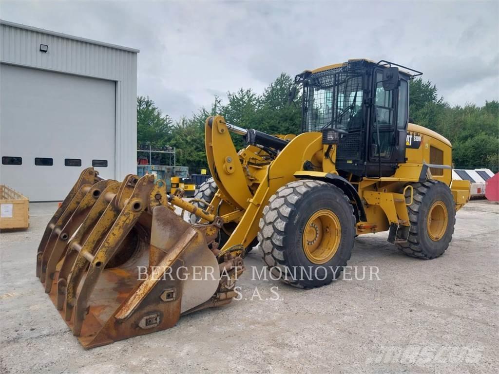 CAT 930M Фронтальные погрузчики