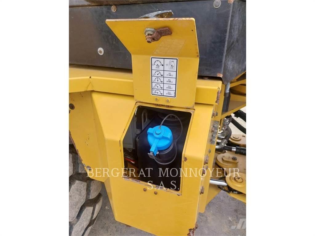 CAT 930M Фронтальные погрузчики