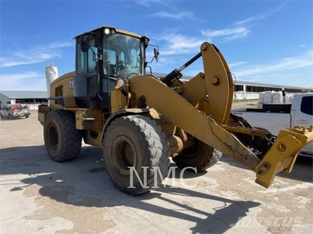 CAT 930M Фронтальные погрузчики