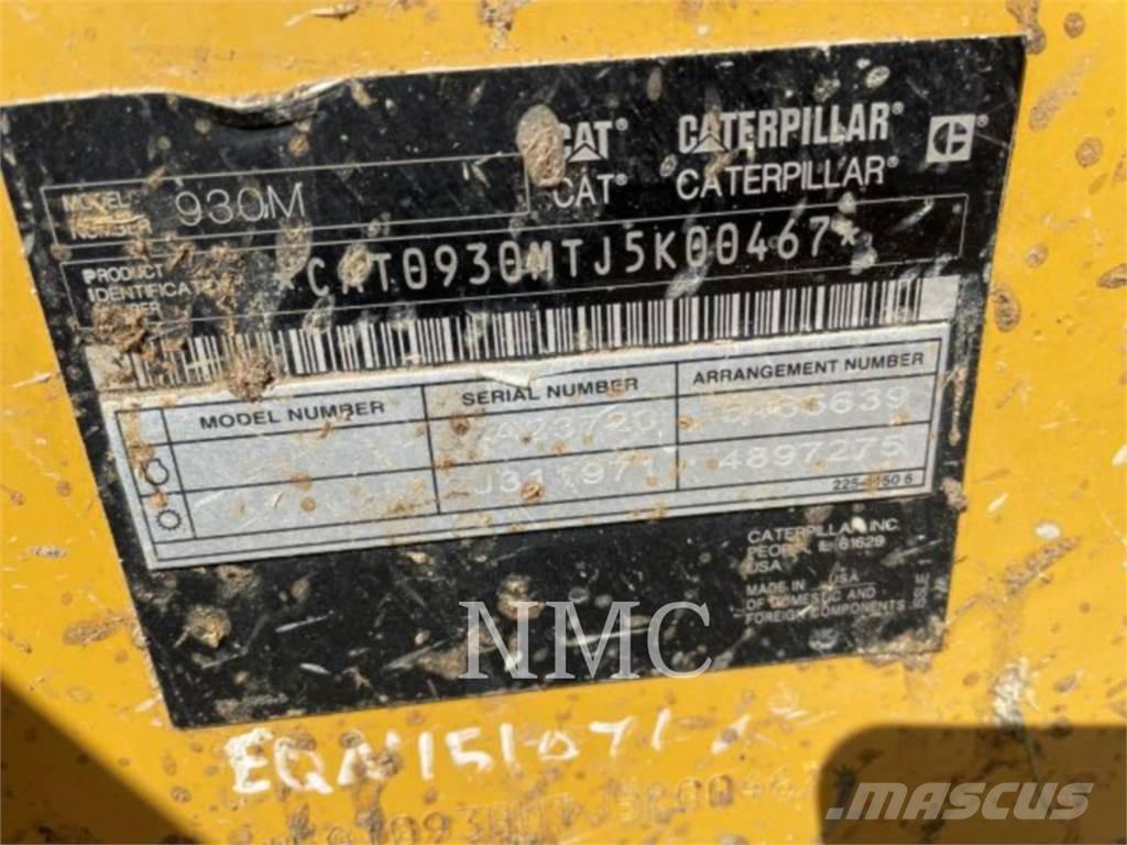 CAT 930M Фронтальные погрузчики