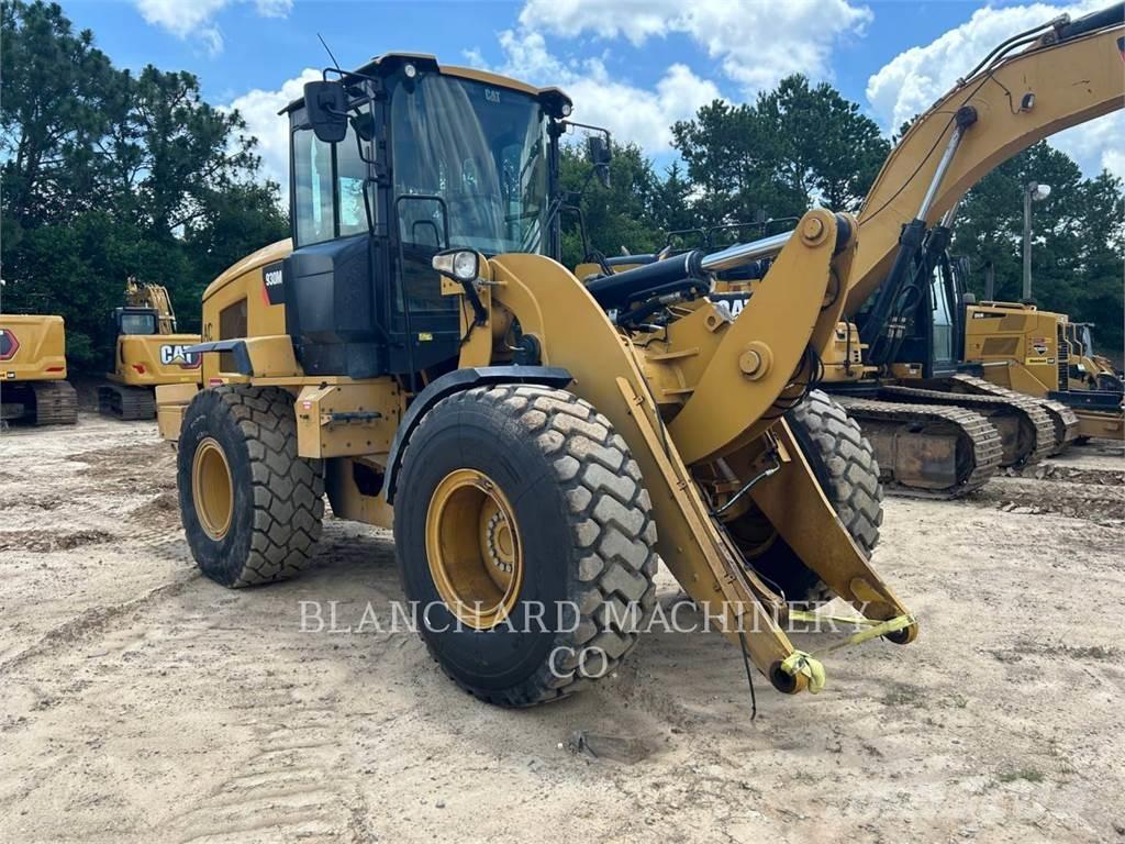 CAT 930M Фронтальные погрузчики
