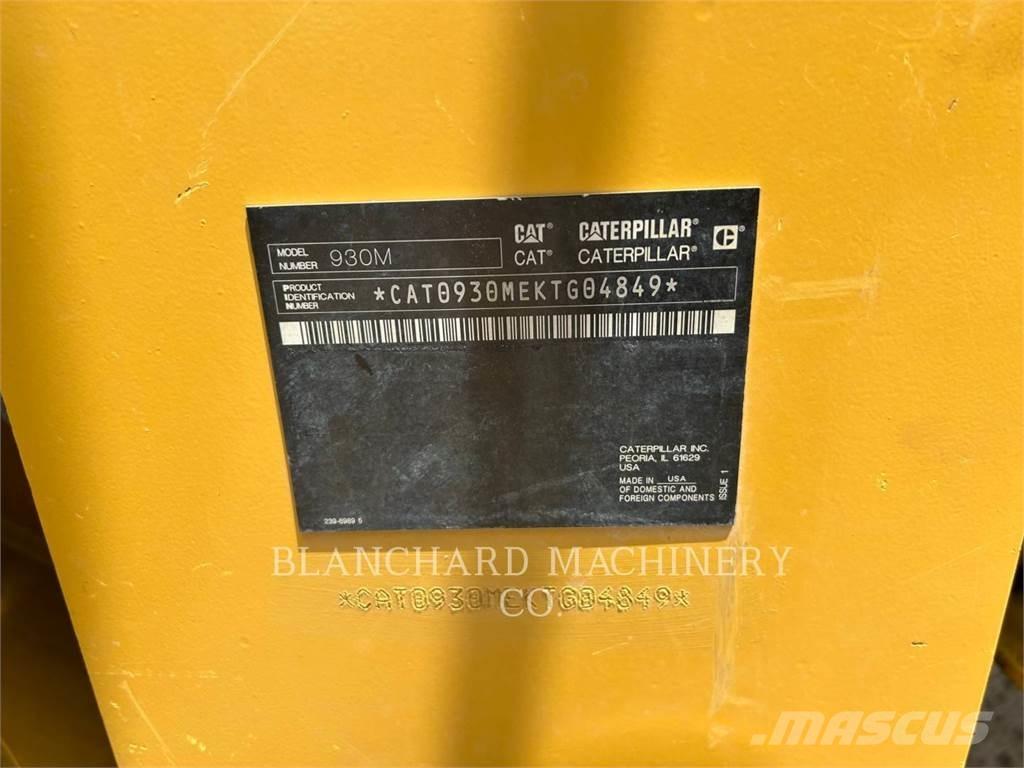 CAT 930M Фронтальные погрузчики