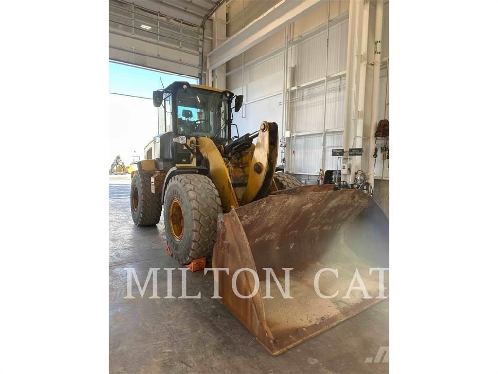 CAT 930M Фронтальные погрузчики