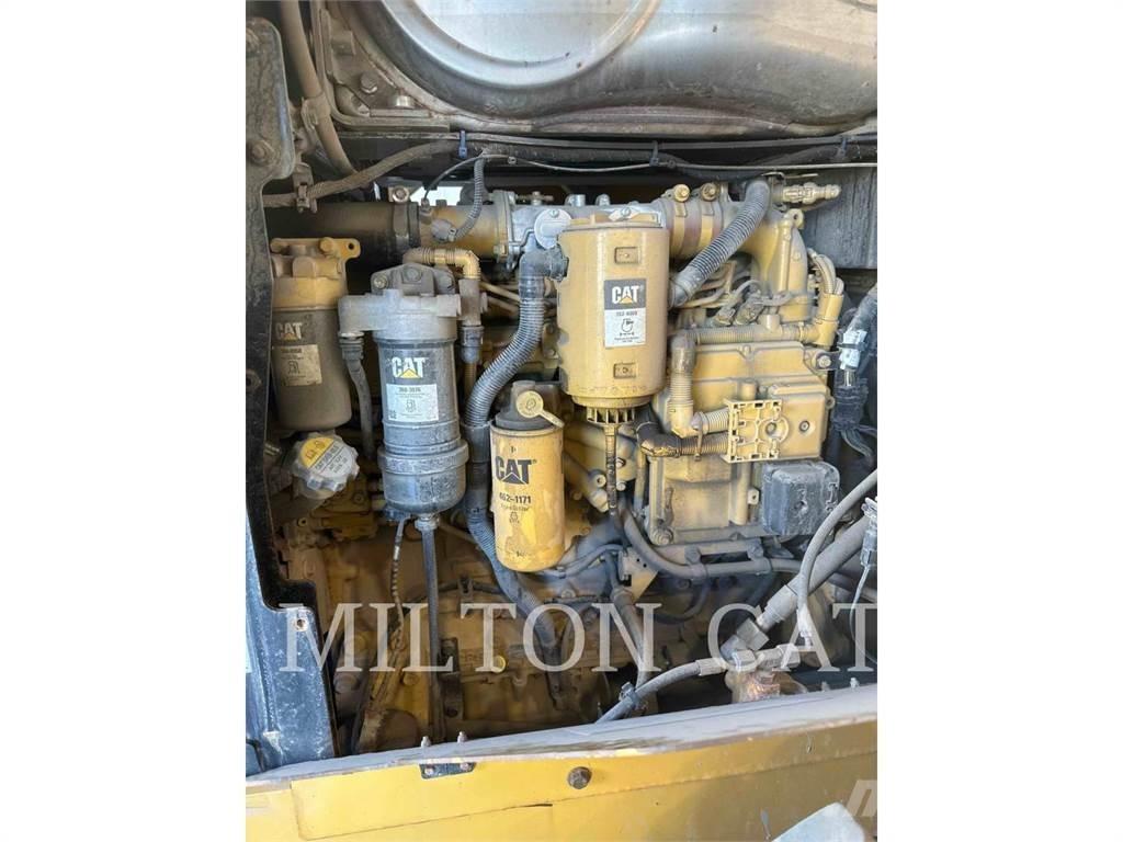 CAT 930M Фронтальные погрузчики