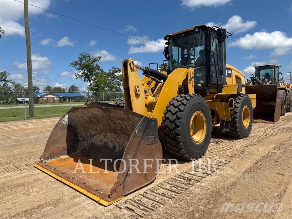 CAT 930M Фронтальные погрузчики