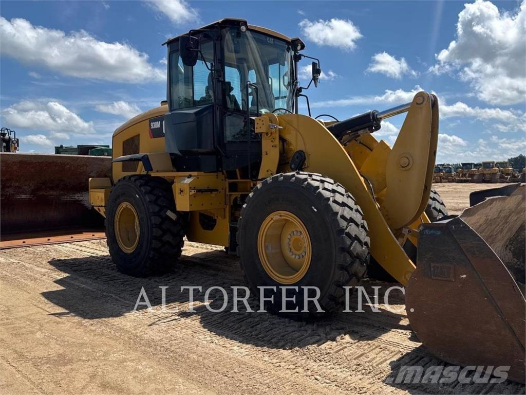 CAT 930M Фронтальные погрузчики