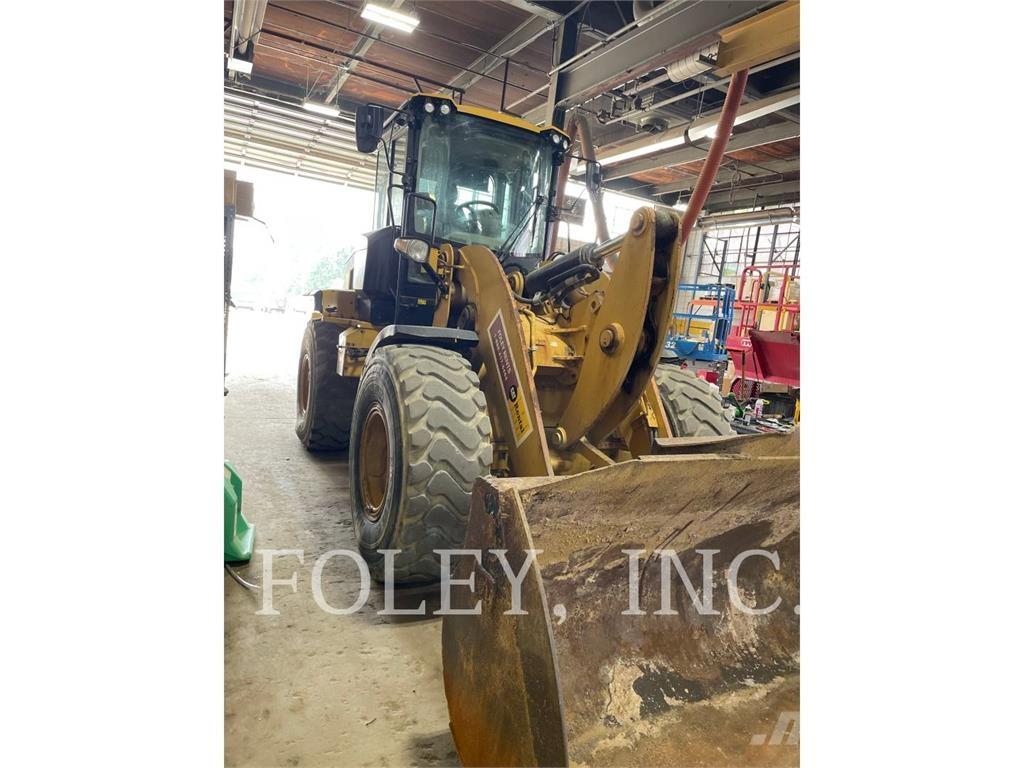 CAT 930M Фронтальные погрузчики