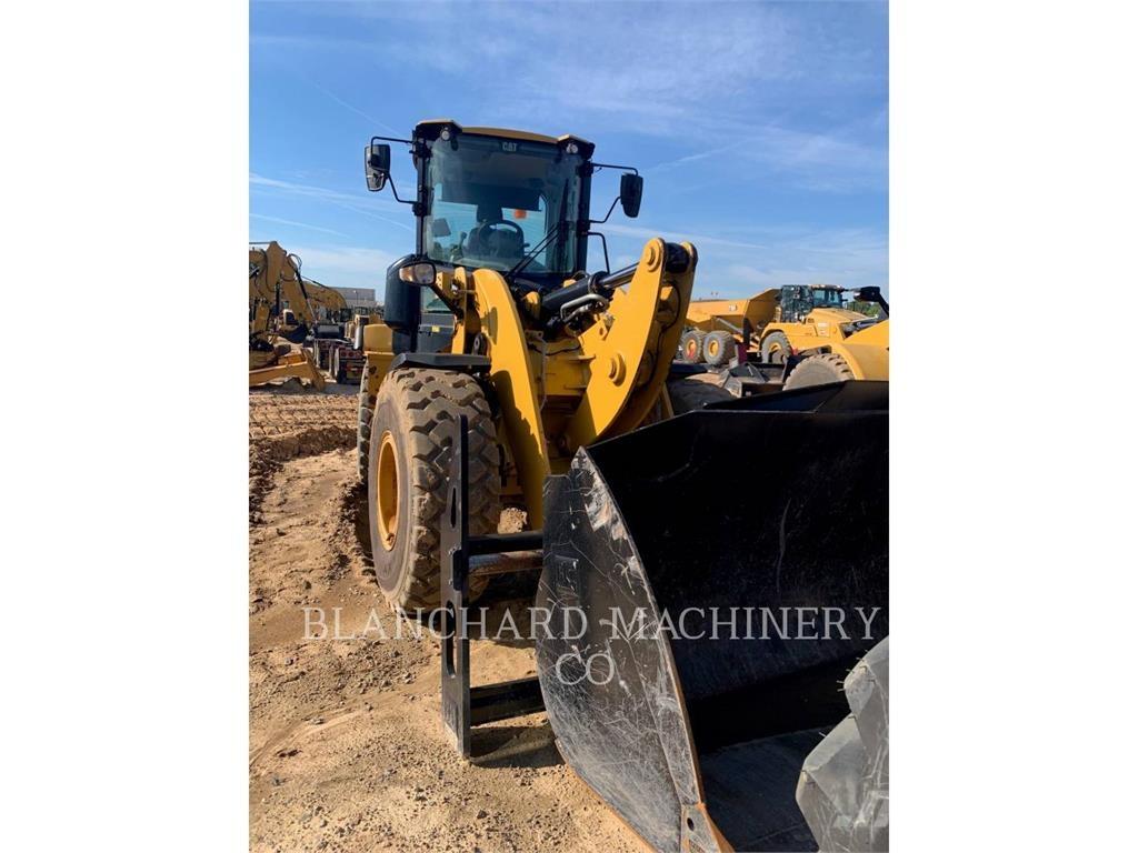 CAT 930M Фронтальные погрузчики