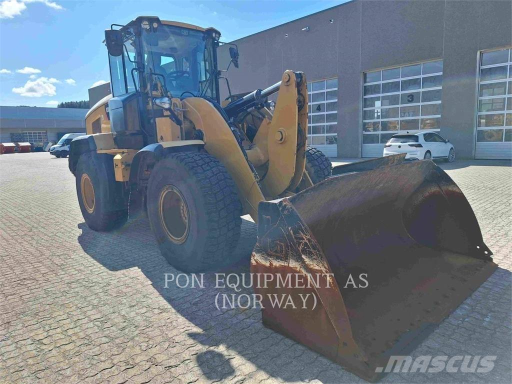 CAT 930M Фронтальные погрузчики