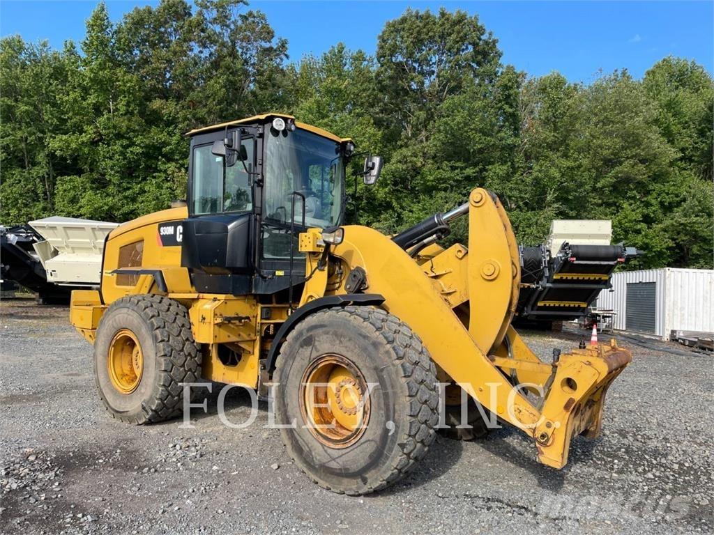 CAT 930M Фронтальные погрузчики