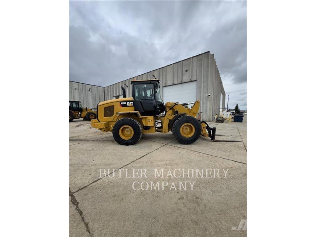 CAT 930M Фронтальные погрузчики
